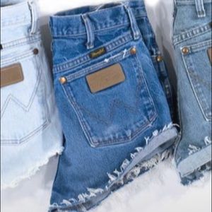 Wranglers High Waist shorts